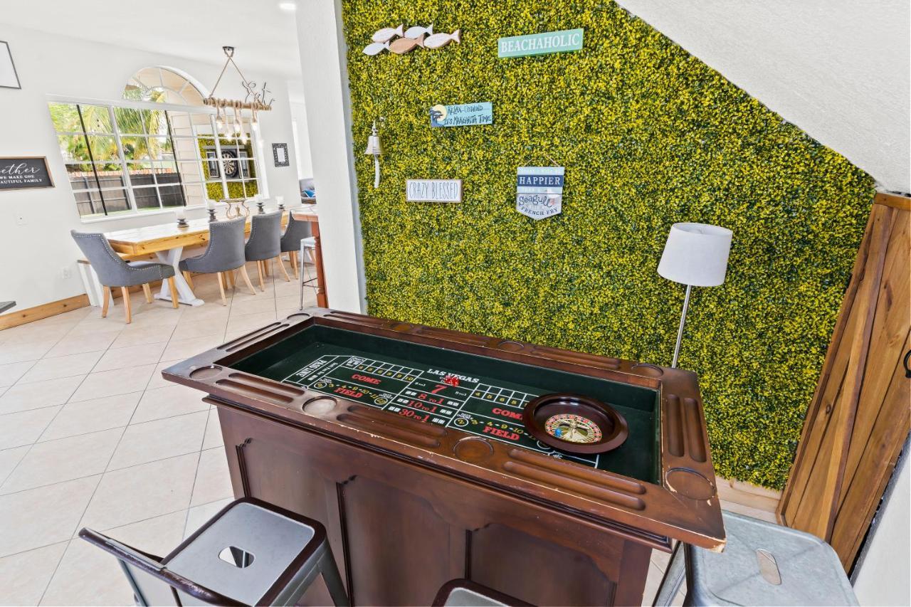 Upscale Mansion In The Heart Of With Pool Holiday home