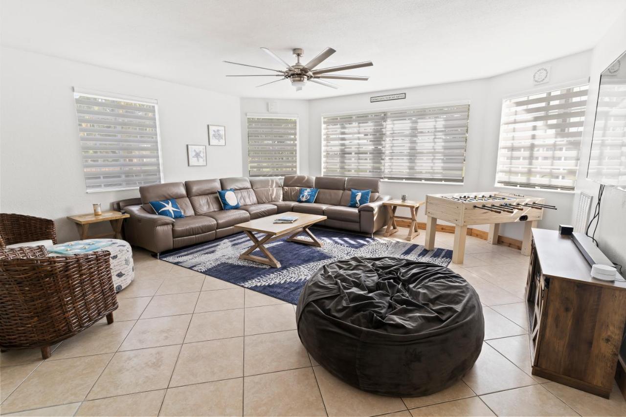 Upscale Mansion In The Heart Of With Pool *