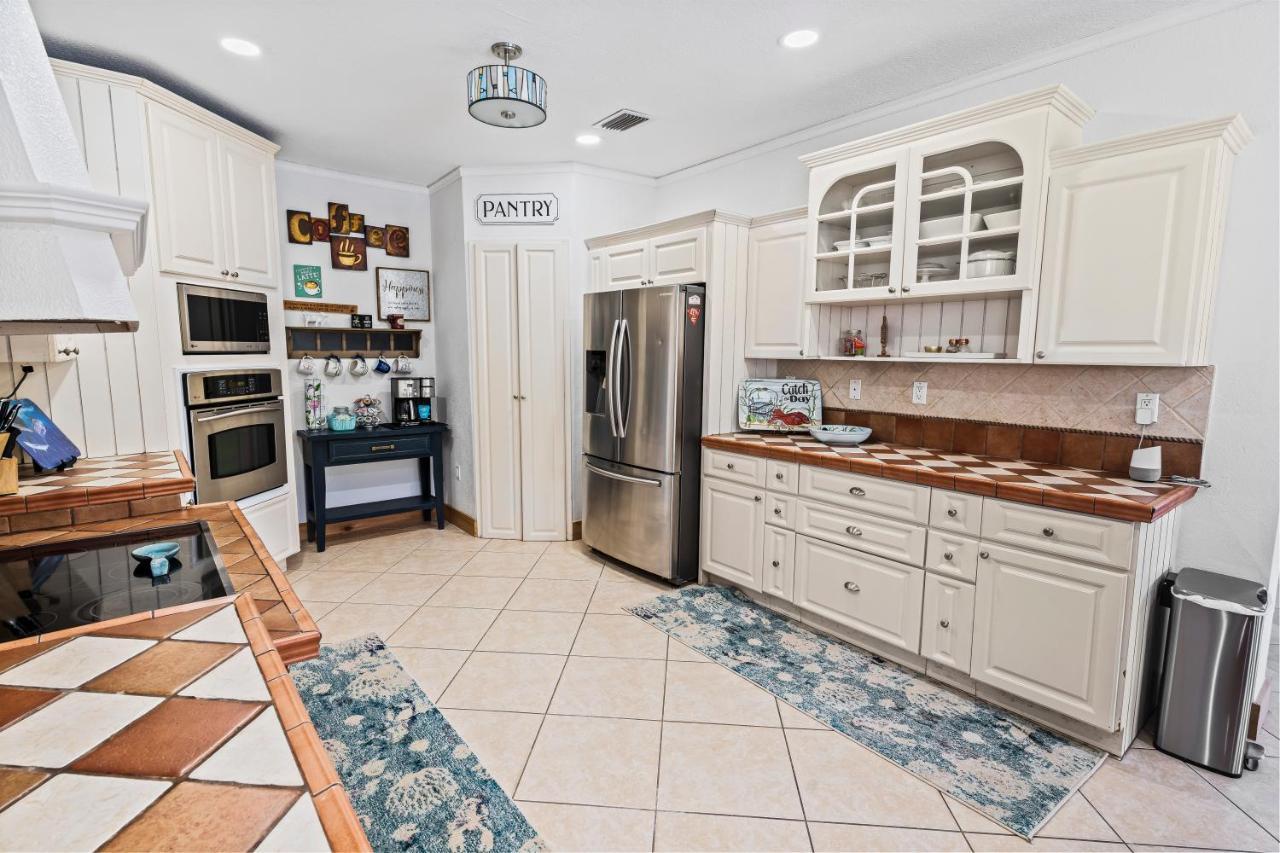 Holiday home Upscale Mansion In The Heart Of With Pool Miami