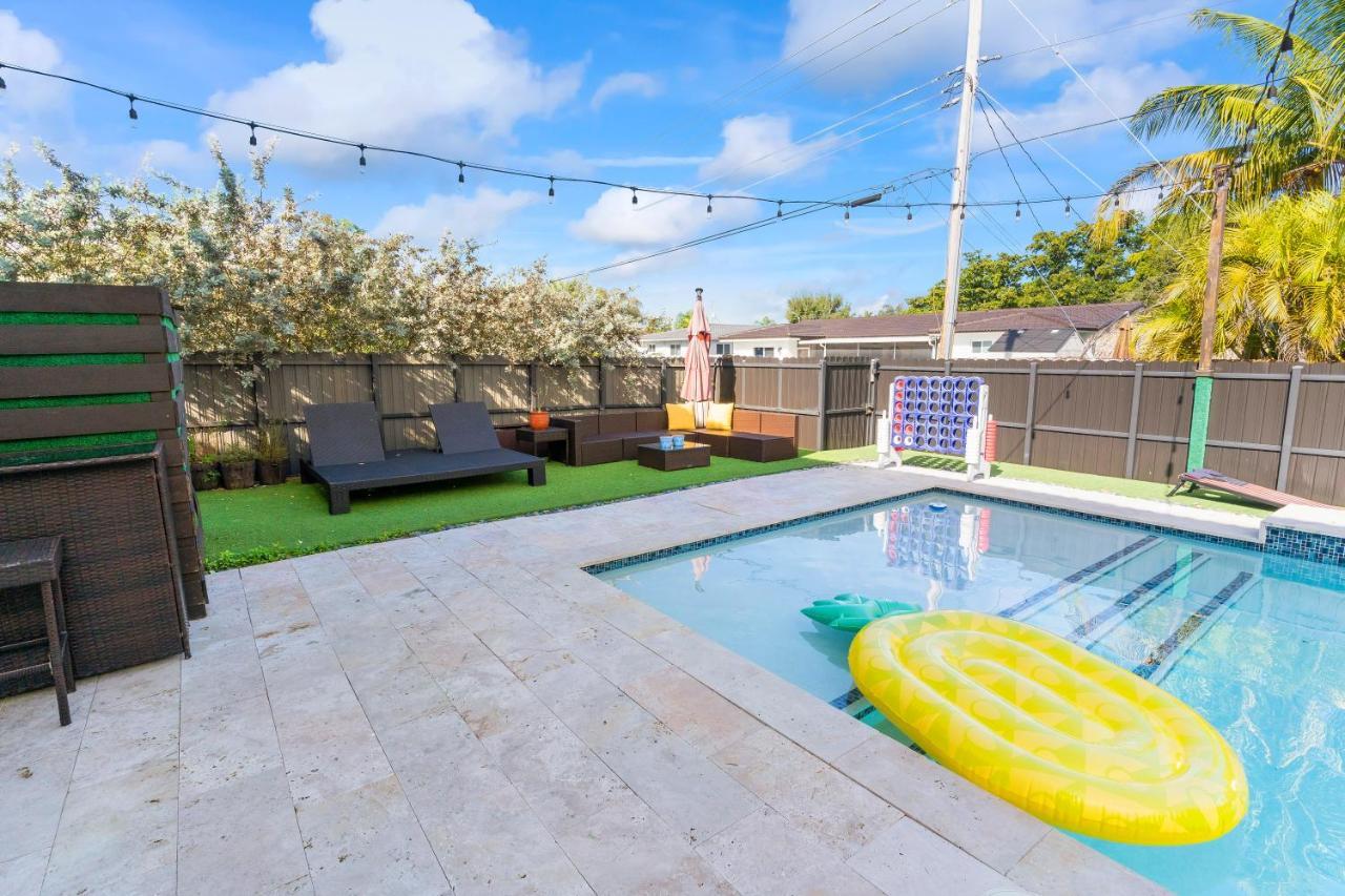 Upscale Mansion In The Heart Of With Pool * Miami